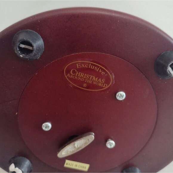 Vintage Christmas Around The World House Of Lloyd Nativity Music Box Porcelain - Picture 8 of 9